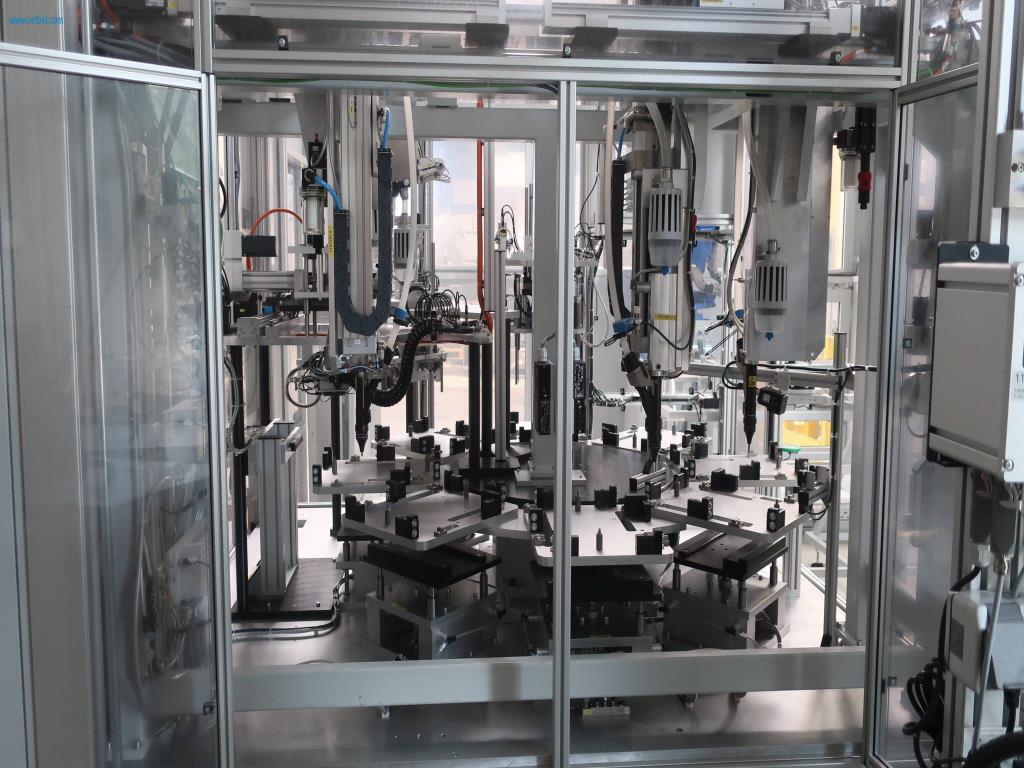 Máquinas para processamento mecânico, ensaio, limpeza e manuseamento de peças de alumínio fundido sob pressão-12