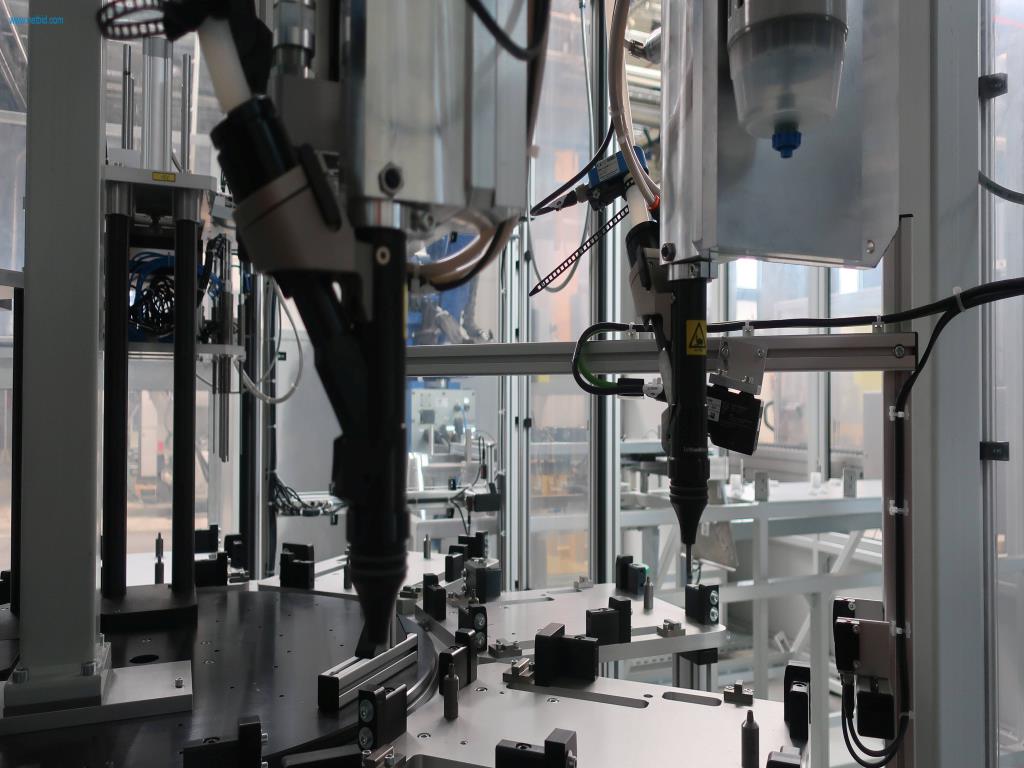 Máquinas para processamento mecânico, ensaio, limpeza e manuseamento de peças de alumínio fundido sob pressão-14