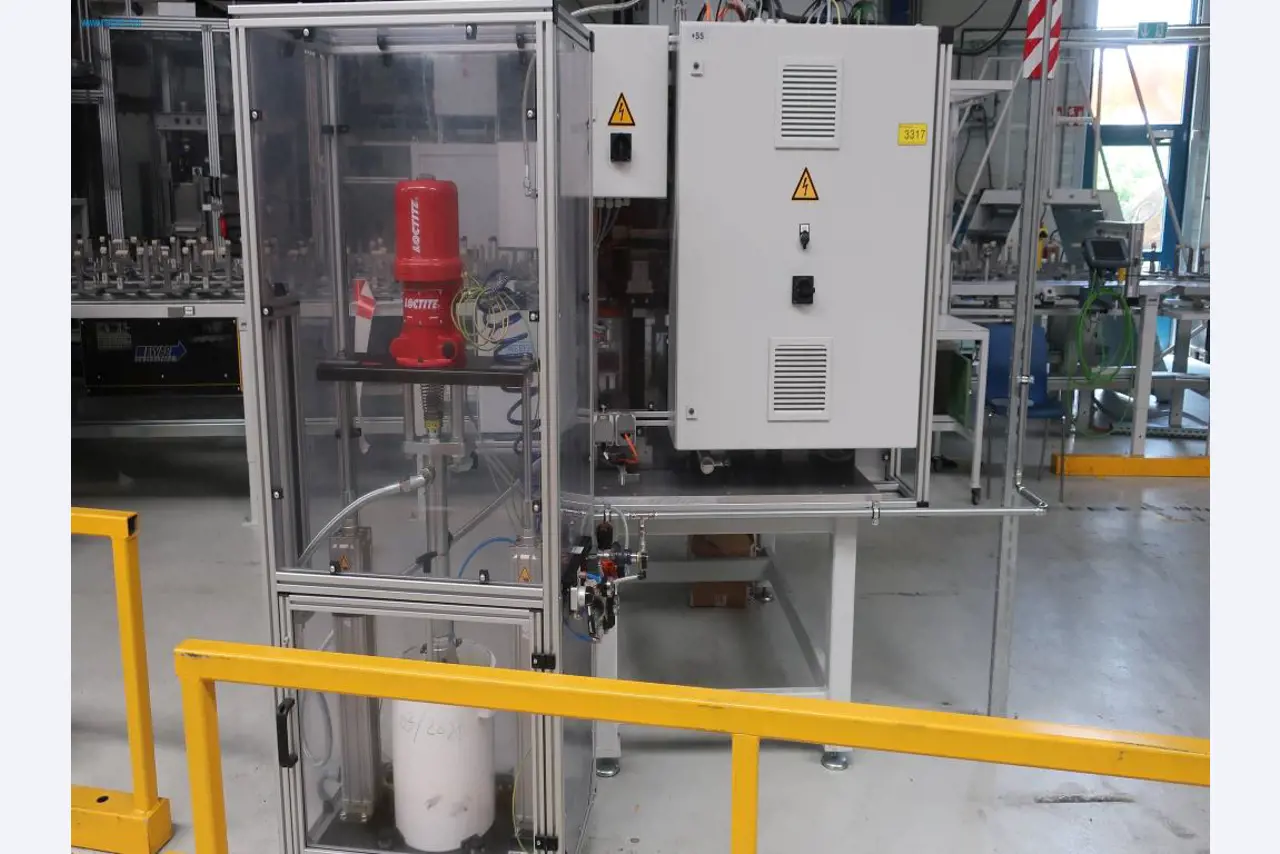 Máquinas para processamento mecânico, ensaio, limpeza e manuseamento de peças de alumínio fundido sob pressão-4