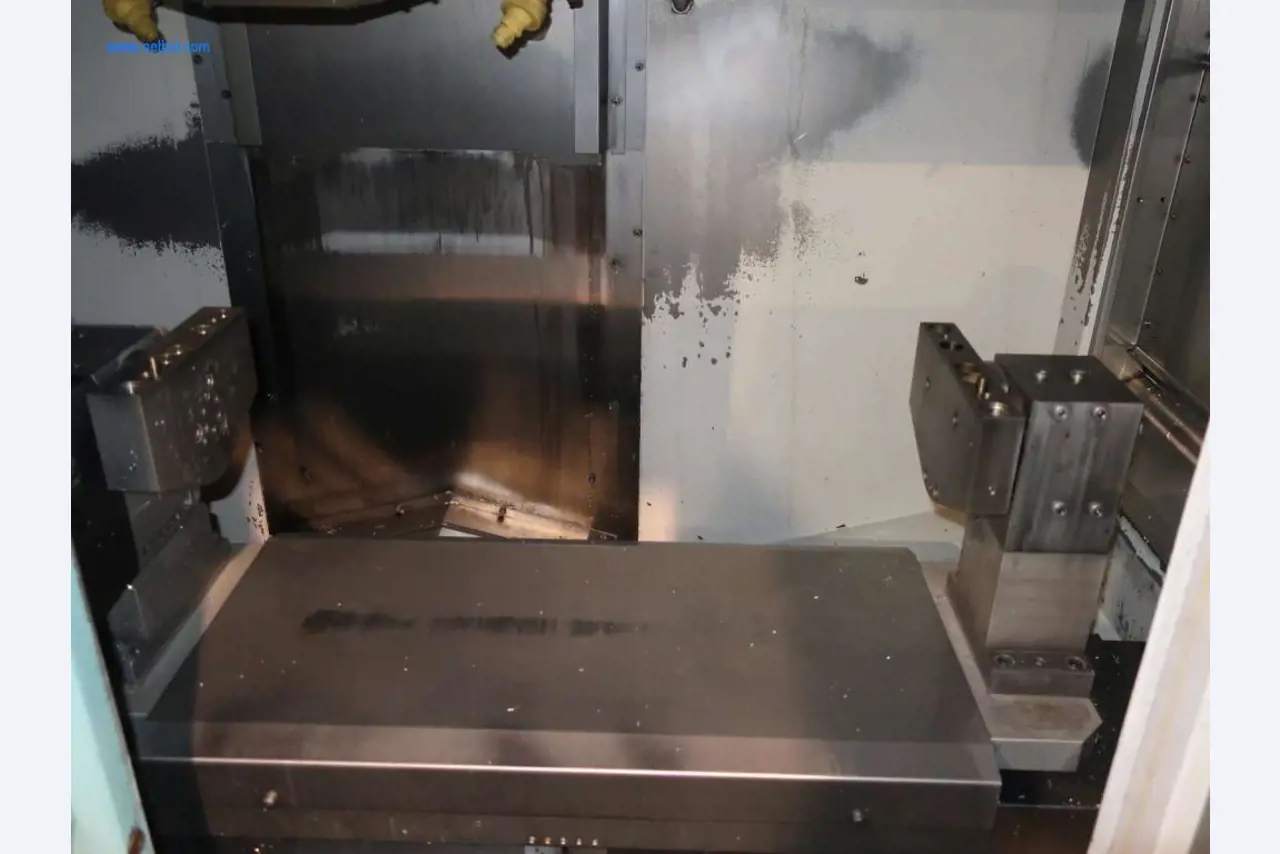 Máquinas para processamento mecânico, ensaio, limpeza e manuseamento de peças de alumínio fundido sob pressão-3