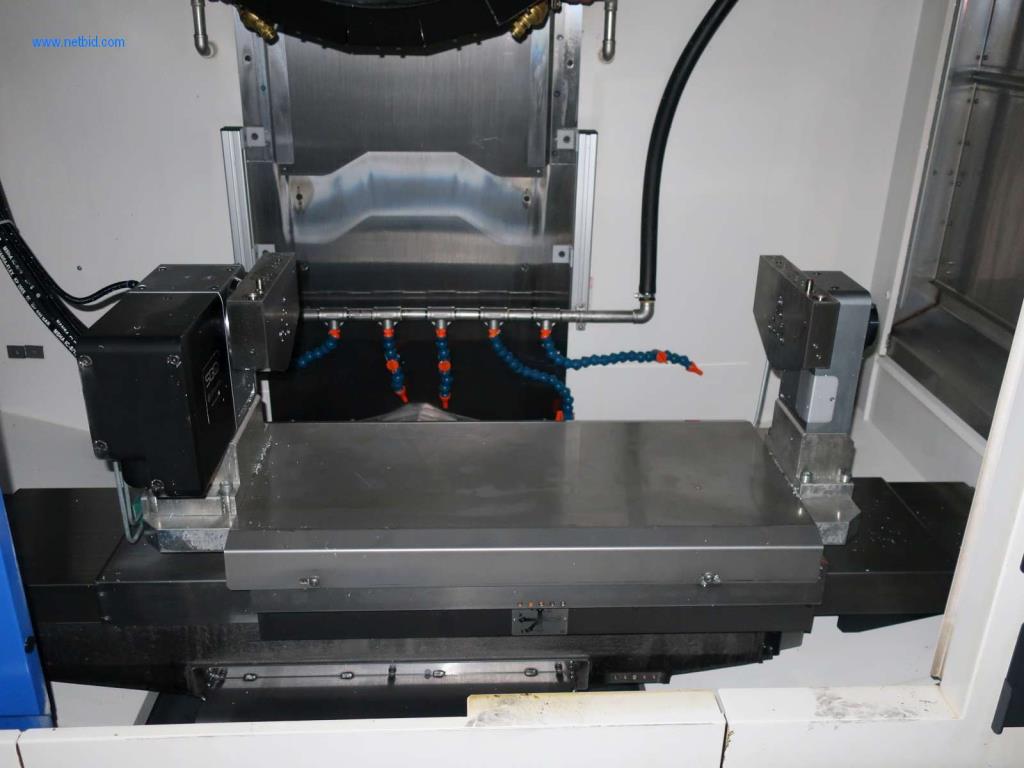 Machines pour l'usinage mécanique, le contrôle, le nettoyage et la manutention de pièces en aluminium coulé sous pression-3