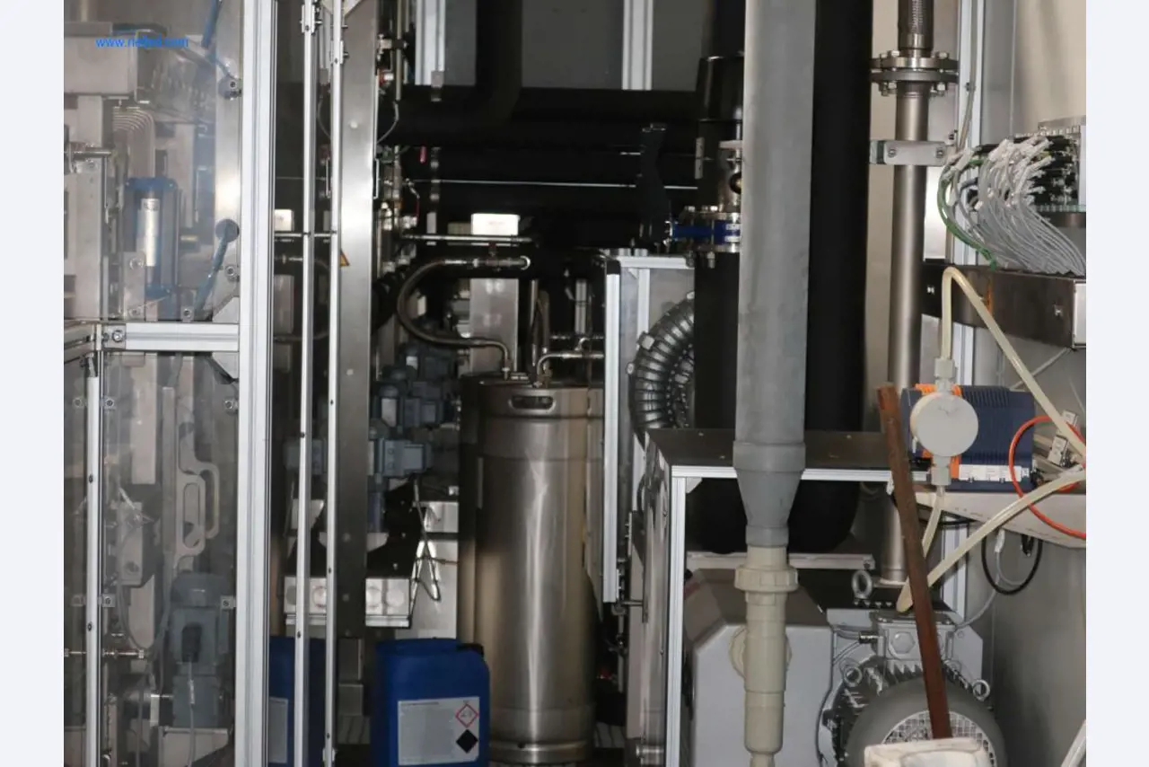 Máquinas para processamento mecânico, ensaio, limpeza e manuseamento de peças de alumínio fundido sob pressão-12