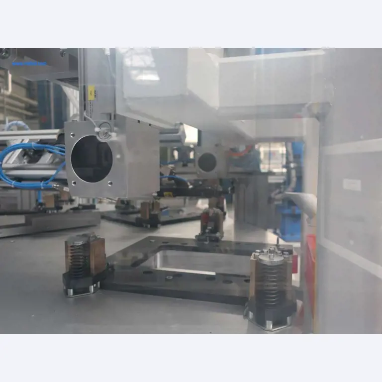 Máquinas para processamento mecânico, ensaio, limpeza e manuseamento de peças de alumínio fundido sob pressão-4