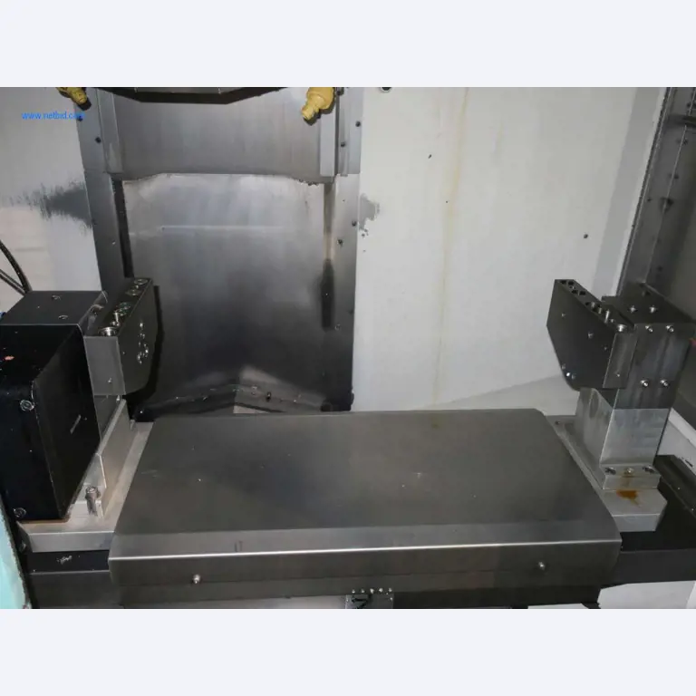 Máquinas para processamento mecânico, ensaio, limpeza e manuseamento de peças de alumínio fundido sob pressão-4