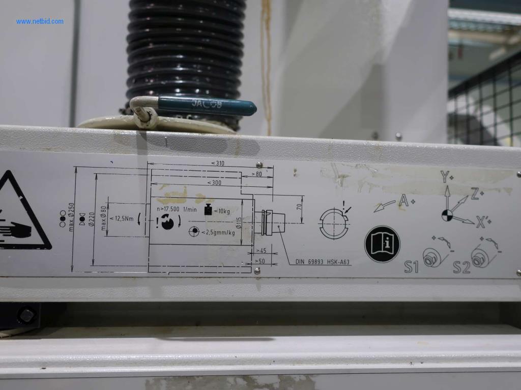 Machines pour l'usinage mécanique, le contrôle, le nettoyage et la manutention de pièces en aluminium coulé sous pression-17