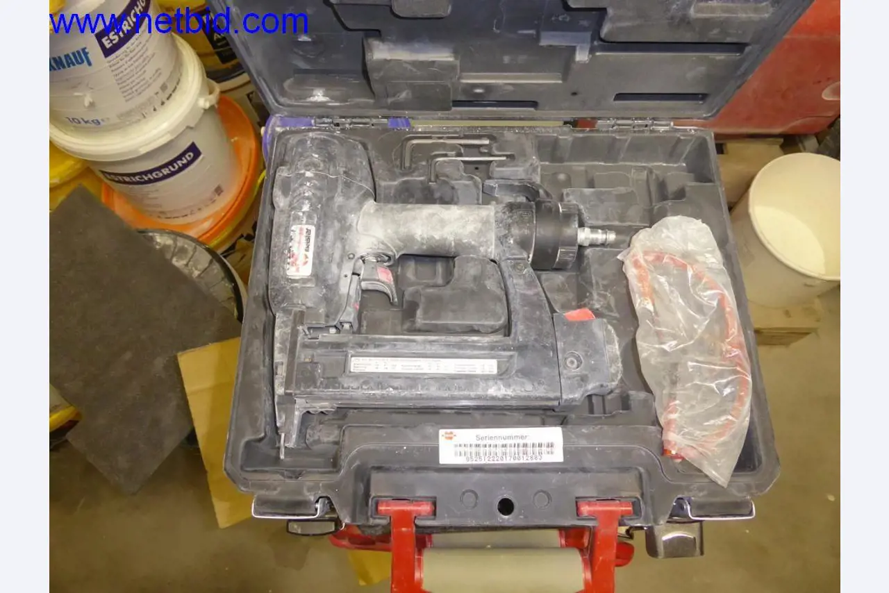 Dobro vzdrževani stroji iz sektorja notranjega oblikovanja in gradbeništva-1