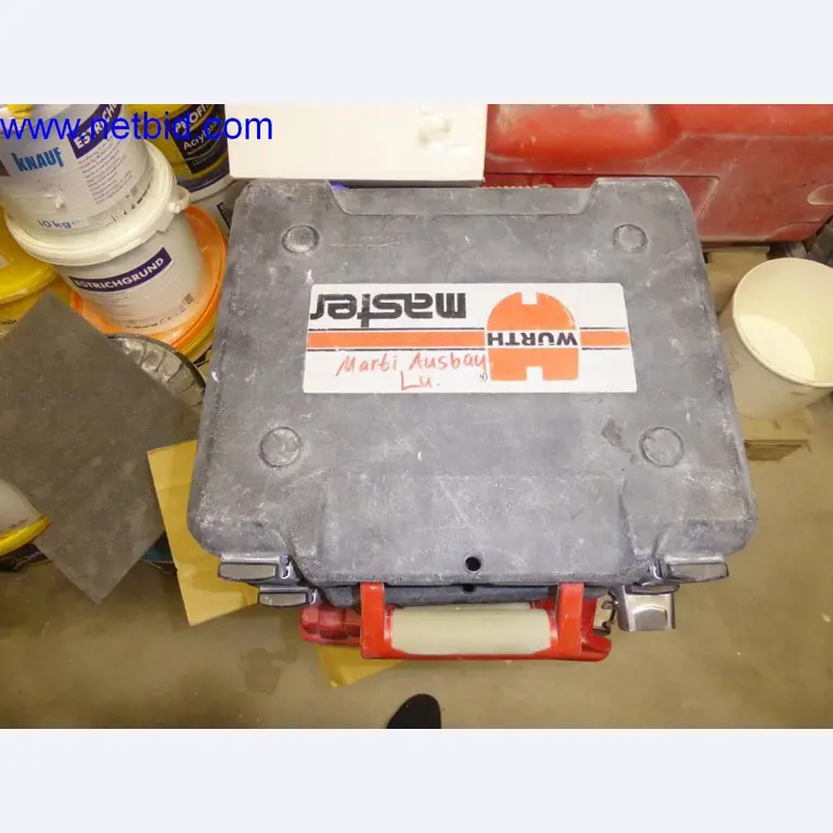 Dobro vzdrževani stroji iz sektorja notranjega oblikovanja in gradbeništva-2