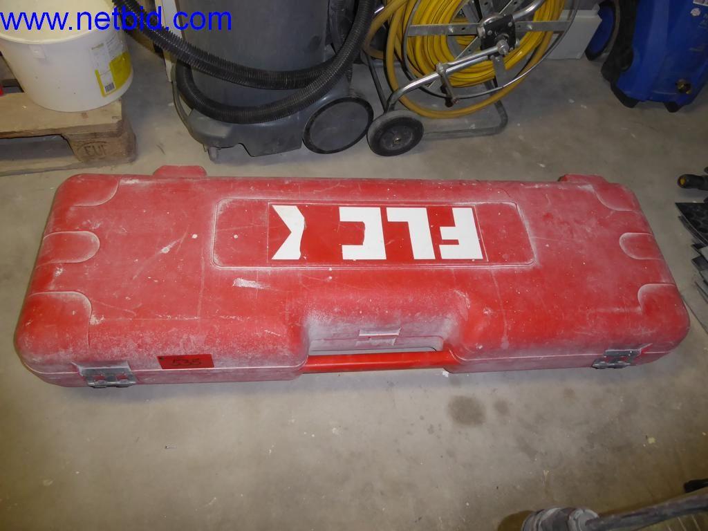 Dobře udržované stroje z oblasti interiérového designu a stavebnictví-3