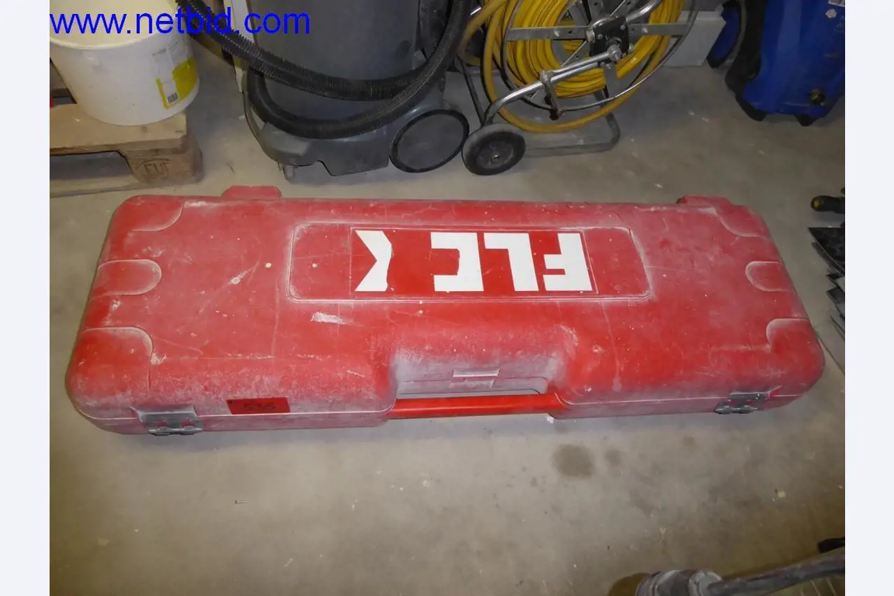 Dobře udržované stroje z oblasti interiérového designu a stavebnictví-3