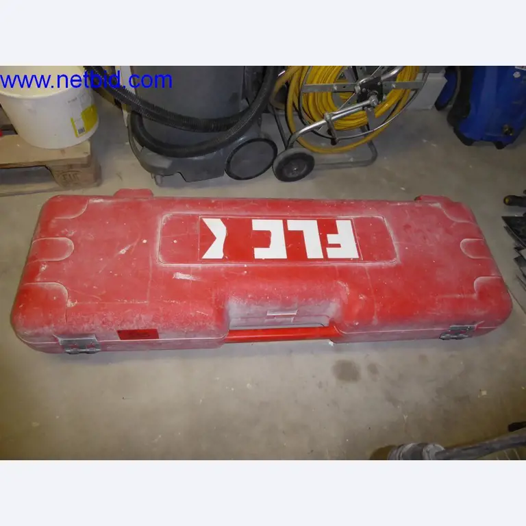 Dobře udržované stroje z oblasti interiérového designu a stavebnictví-3