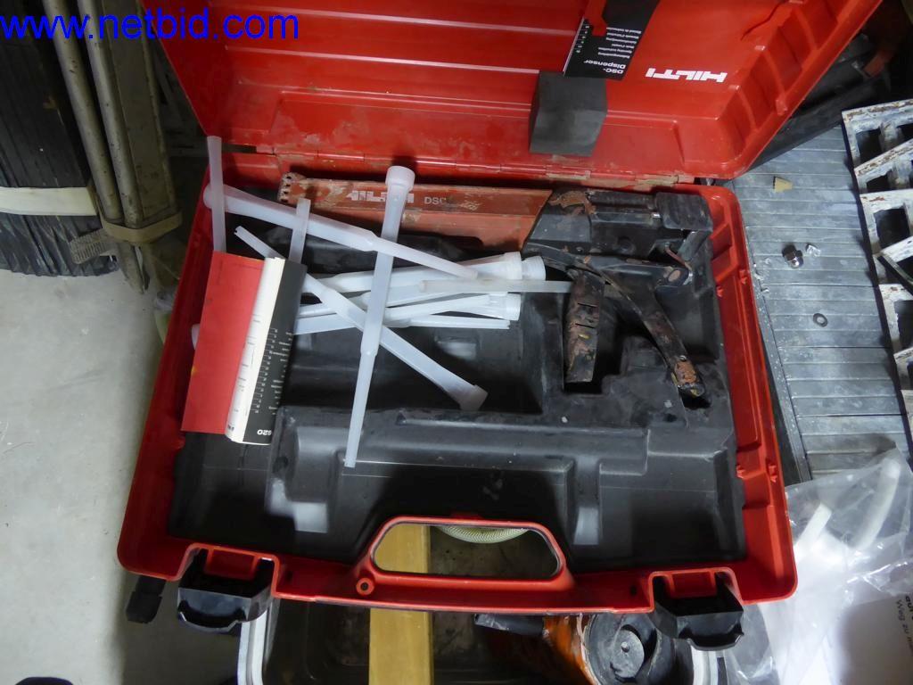 Dobro vzdrževani stroji iz sektorja notranjega oblikovanja in gradbeništva-1