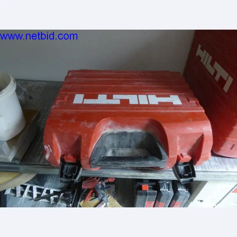 Dobře udržované stroje z oblasti interiérového designu a stavebnictví-2