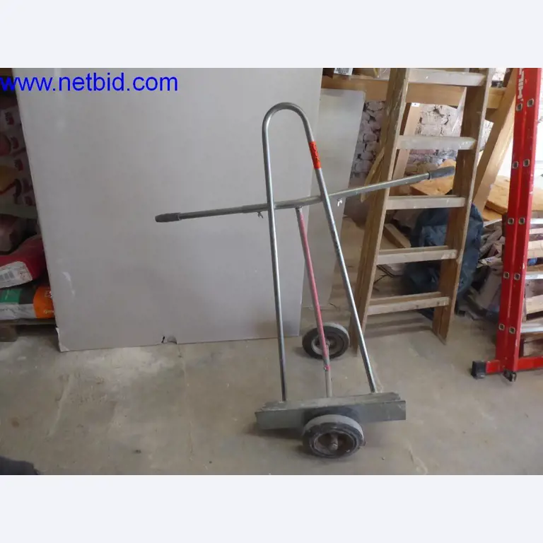 Dobrze utrzymane maszyny z sektora projektowania wnętrz i budownictwa-1