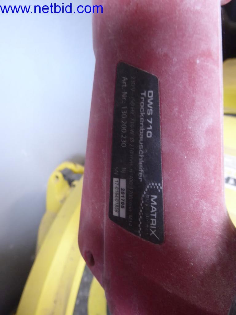 Dobře udržované stroje z oblasti interiérového designu a stavebnictví-2