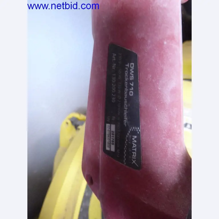 Dobrze utrzymane maszyny z sektora projektowania wnętrz i budownictwa-2