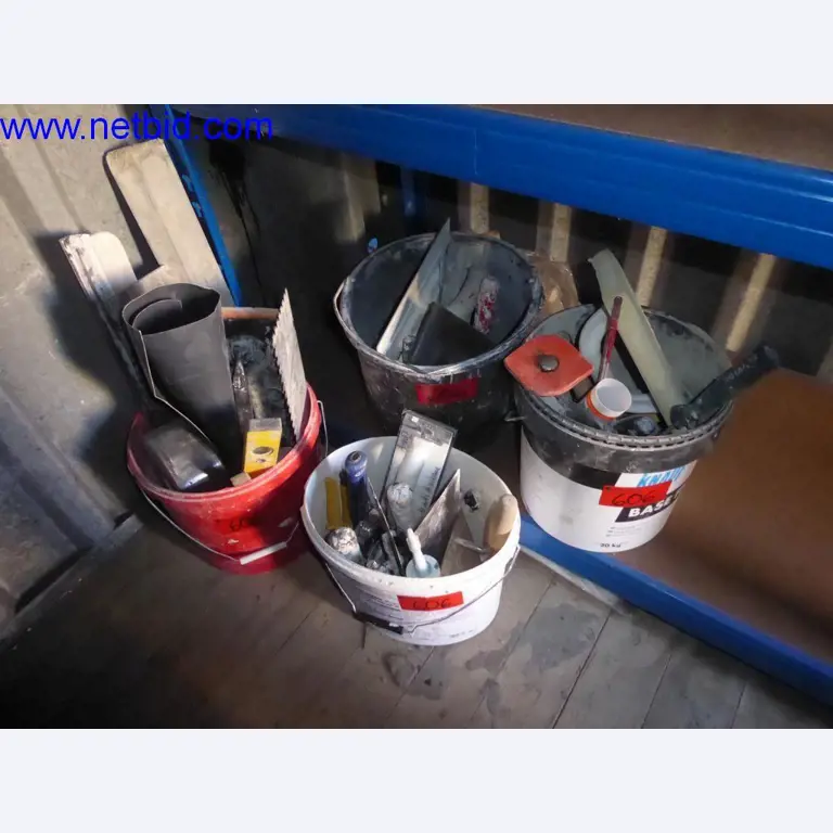 Dobře udržované stroje z oblasti interiérového designu a stavebnictví-1