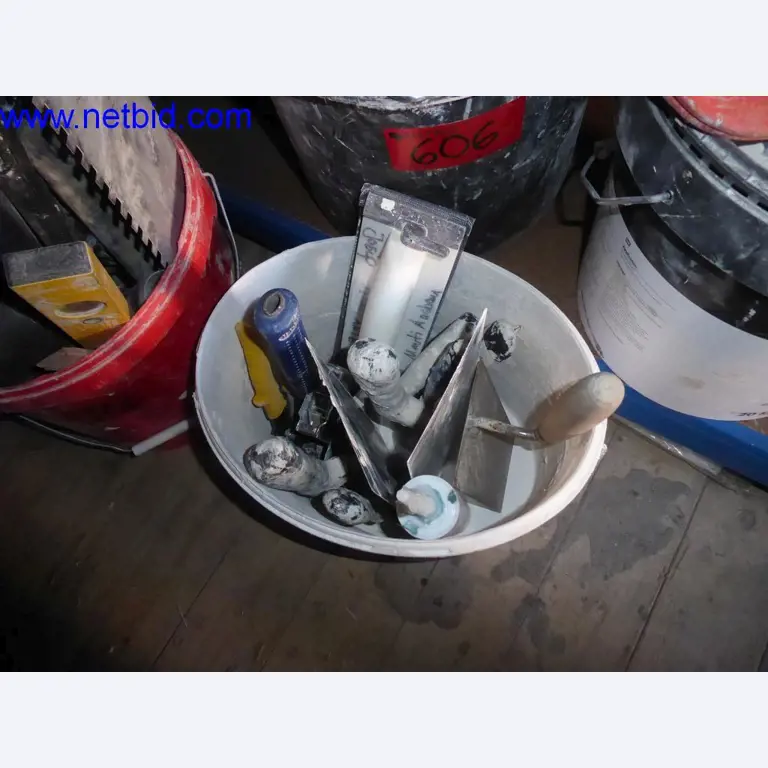 Dobře udržované stroje z oblasti interiérového designu a stavebnictví-3