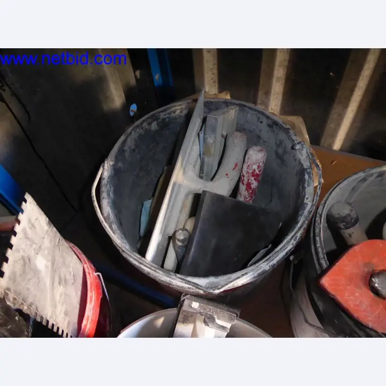 Dobře udržované stroje z oblasti interiérového designu a stavebnictví-4