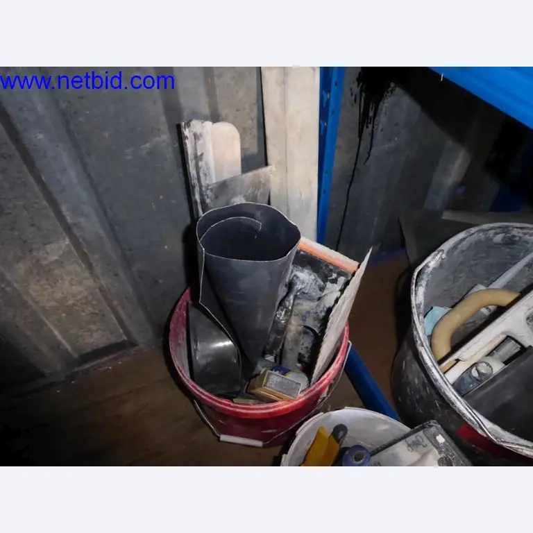 Dobře udržované stroje z oblasti interiérového designu a stavebnictví-5