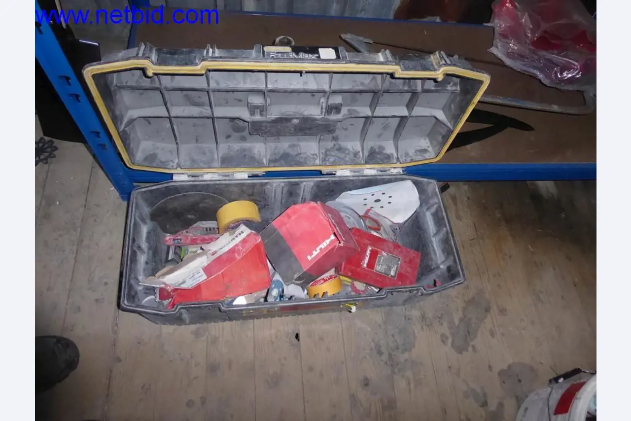 Dobře udržované stroje z oblasti interiérového designu a stavebnictví-6