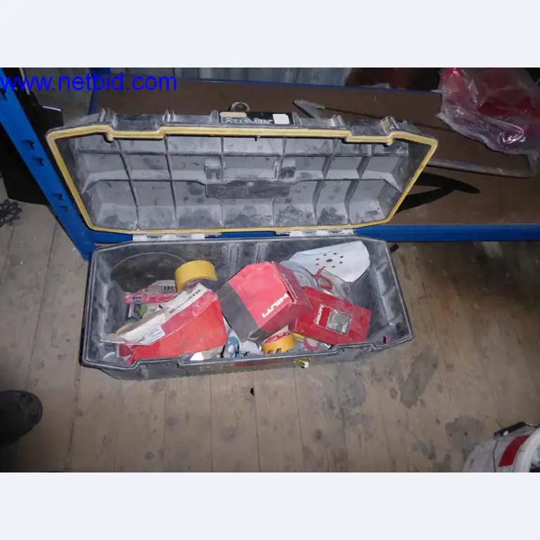 Dobře udržované stroje z oblasti interiérového designu a stavebnictví-6