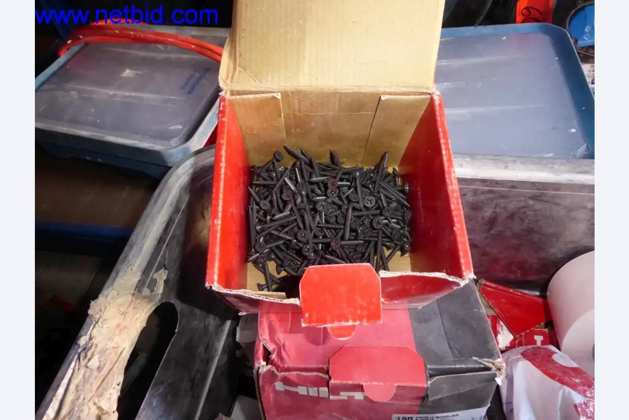 Dobrze utrzymane maszyny z sektora projektowania wnętrz i budownictwa-11