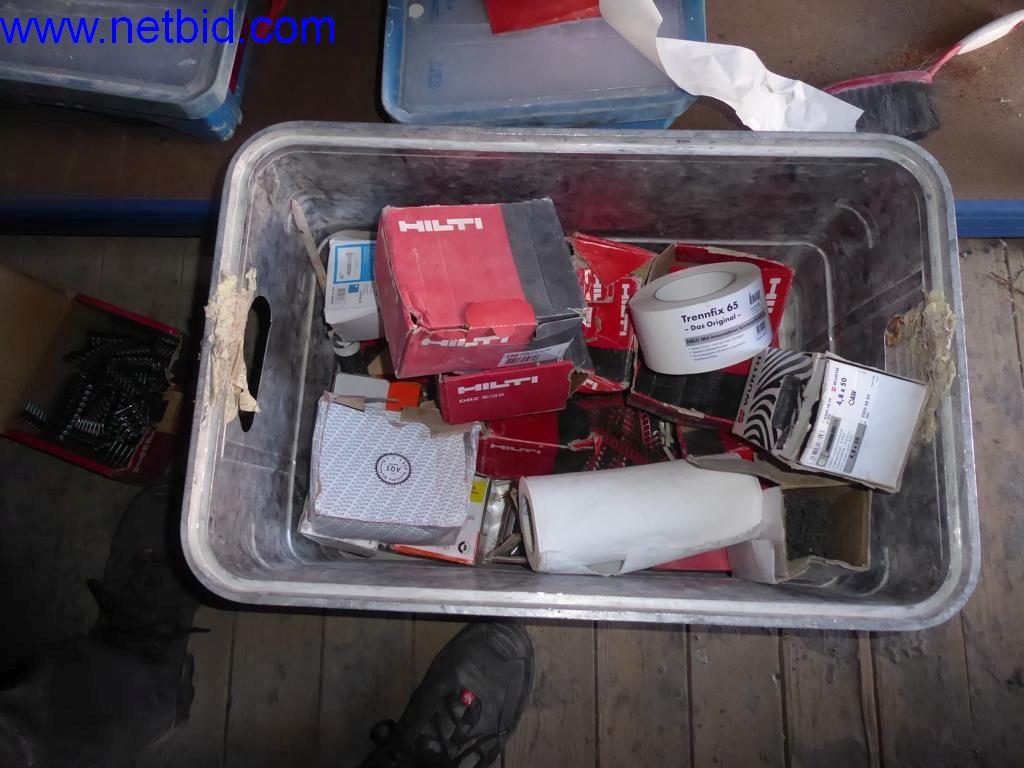 Dobře udržované stroje z oblasti interiérového designu a stavebnictví-12