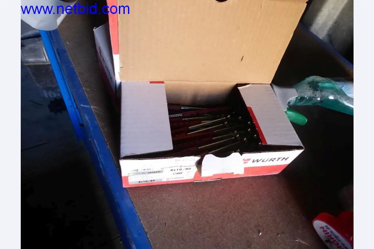 Dobrze utrzymane maszyny z sektora projektowania wnętrz i budownictwa-13