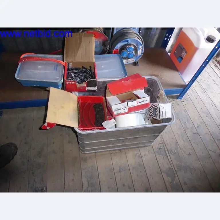 Dobrze utrzymane maszyny z sektora projektowania wnętrz i budownictwa-1