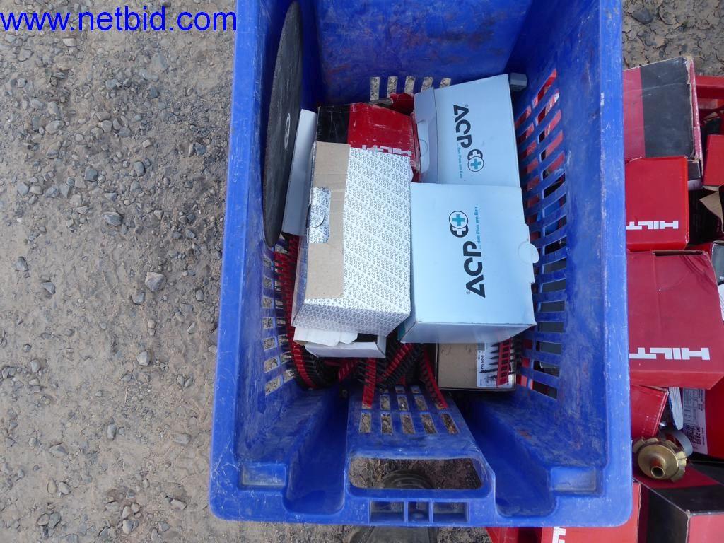 Dobře udržované stroje z oblasti interiérového designu a stavebnictví-3