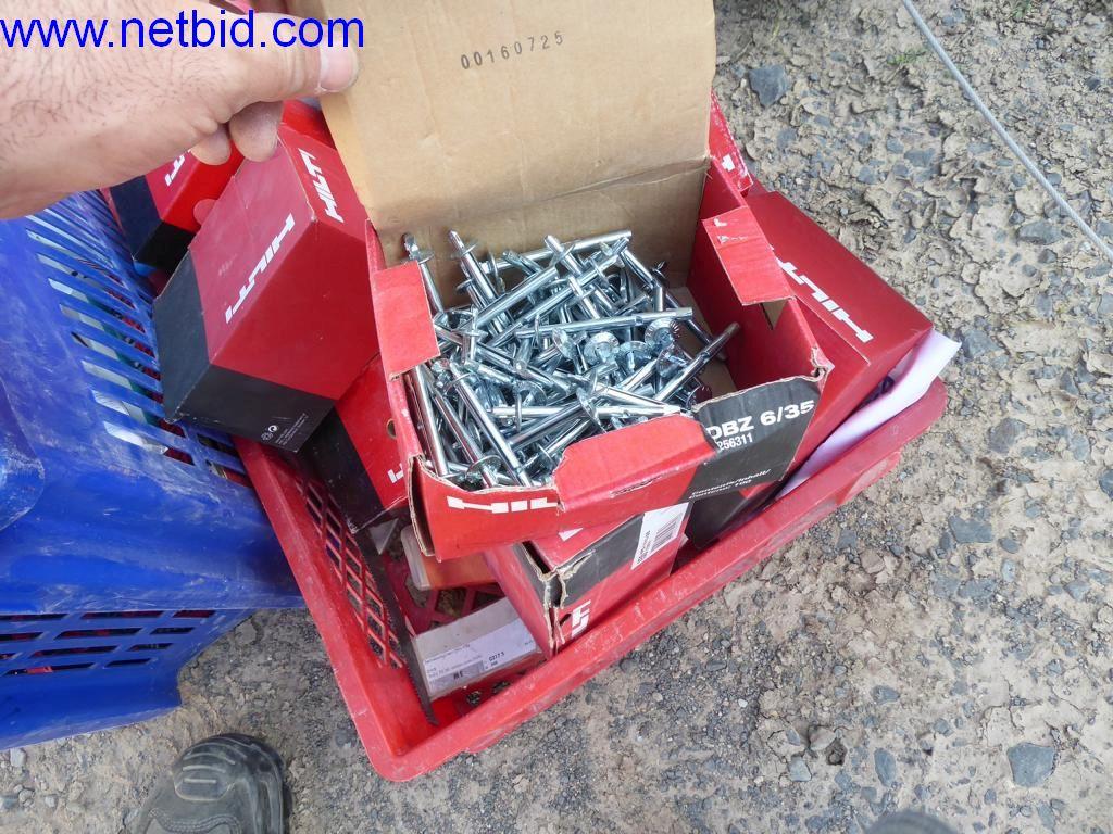 Dobře udržované stroje z oblasti interiérového designu a stavebnictví-6