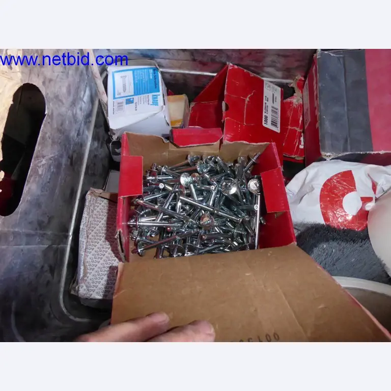 Dobrze utrzymane maszyny z sektora projektowania wnętrz i budownictwa-9