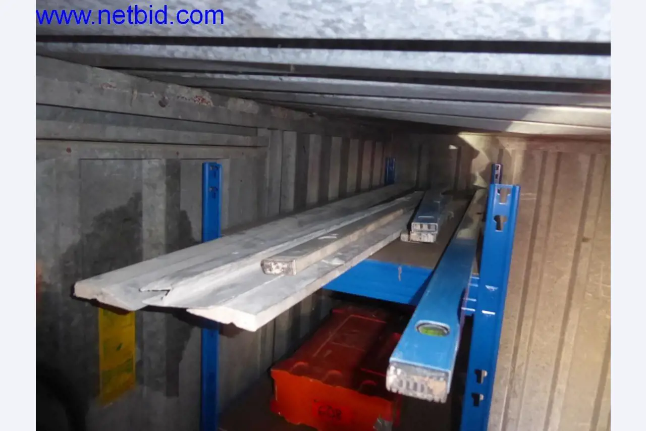 Dobrze utrzymane maszyny z sektora projektowania wnętrz i budownictwa-1