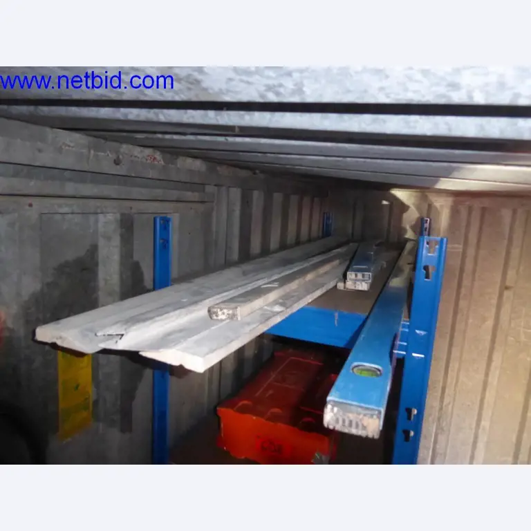 Dobrze utrzymane maszyny z sektora projektowania wnętrz i budownictwa-1