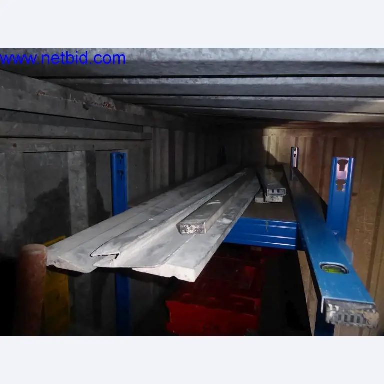 Dobrze utrzymane maszyny z sektora projektowania wnętrz i budownictwa-3