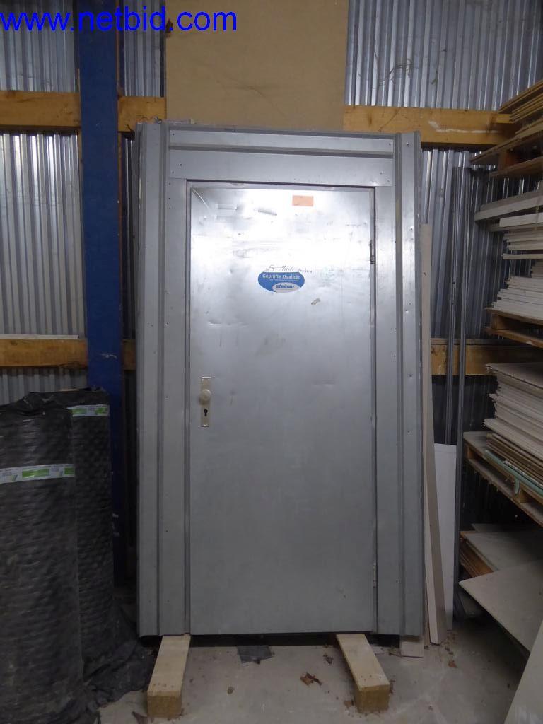 Dobře udržované stroje z oblasti interiérového designu a stavebnictví-1