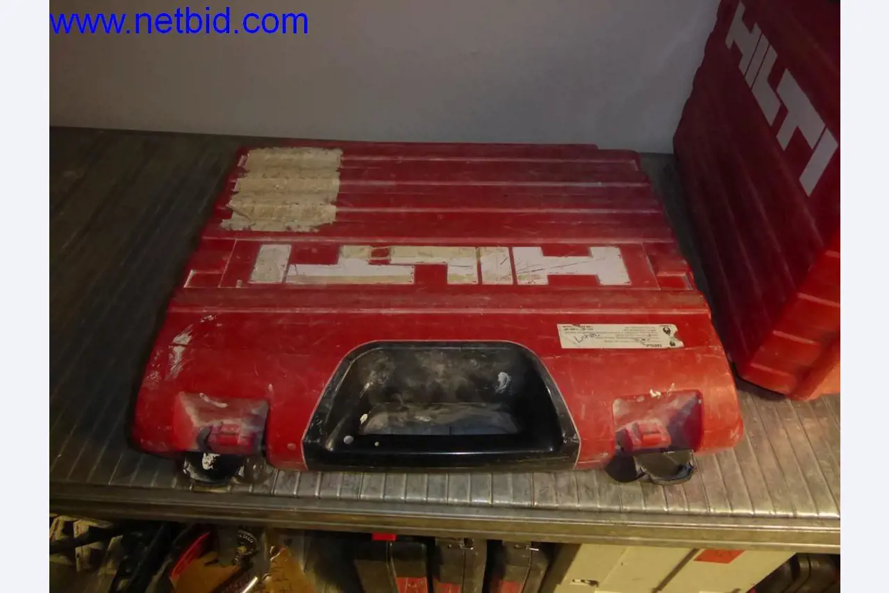 Dobře udržované stroje z oblasti interiérového designu a stavebnictví-2