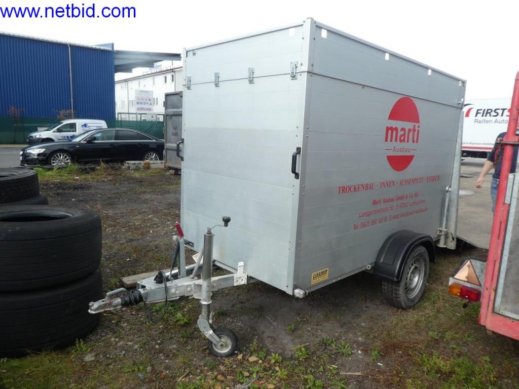 Máquinas en buen estado del sector del diseño de interiores y la construcción-3