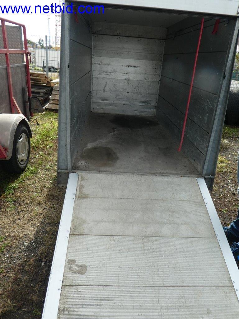 Máquinas en buen estado del sector del diseño de interiores y la construcción-5