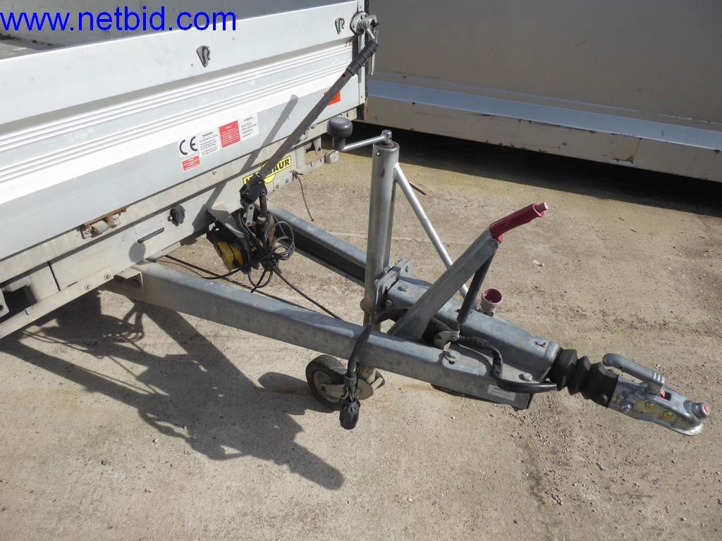 Dobro vzdrževani stroji iz sektorja notranjega oblikovanja in gradbeništva-4