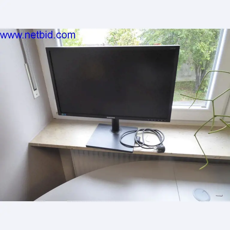 Maszyny budowlane, pojazdy, sprzęt biurowy, kontenery biurowe-2