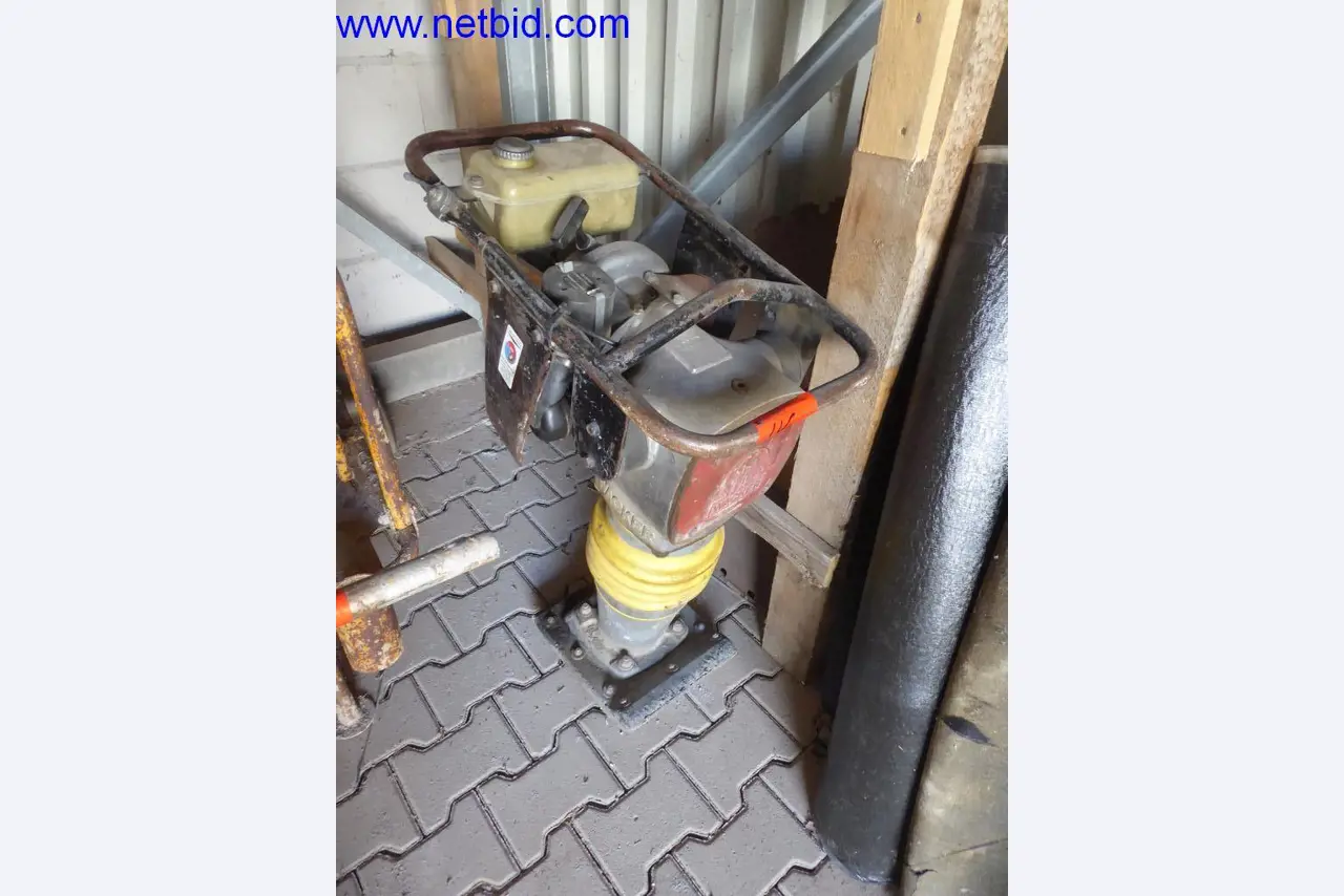 Bouwmachines, voertuigen, kantooruitrusting, kantoorcontainers-1