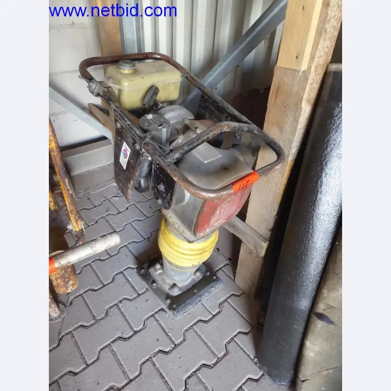 Bouwmachines, voertuigen, kantooruitrusting, kantoorcontainers-1