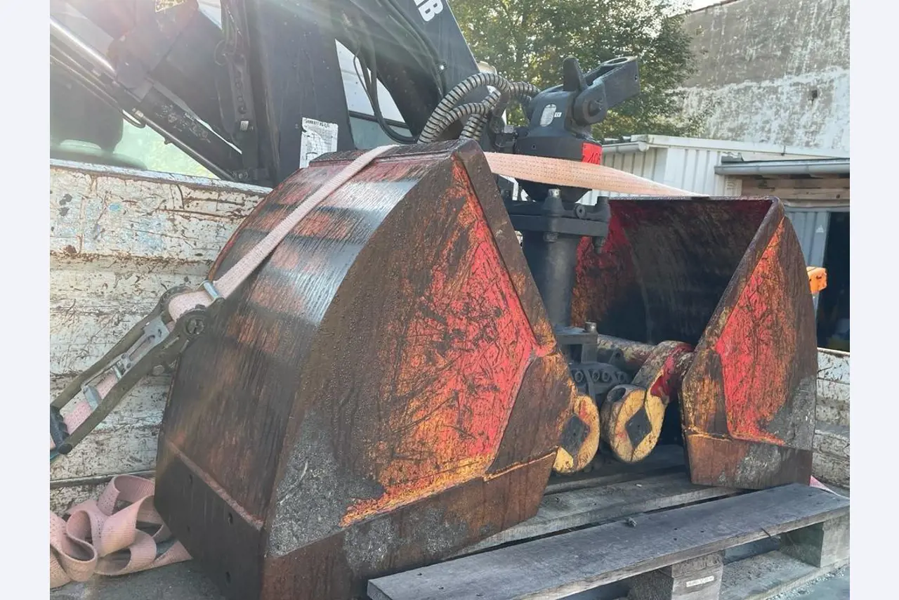 Gradbeni stroji, vozila, pisarniška oprema, pisarniški zabojniki-1