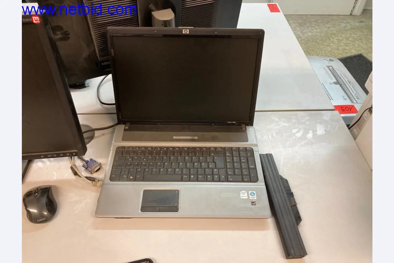 Stavební stroje, vozidla, kancelářské vybavení, kancelářské kontejnery-1