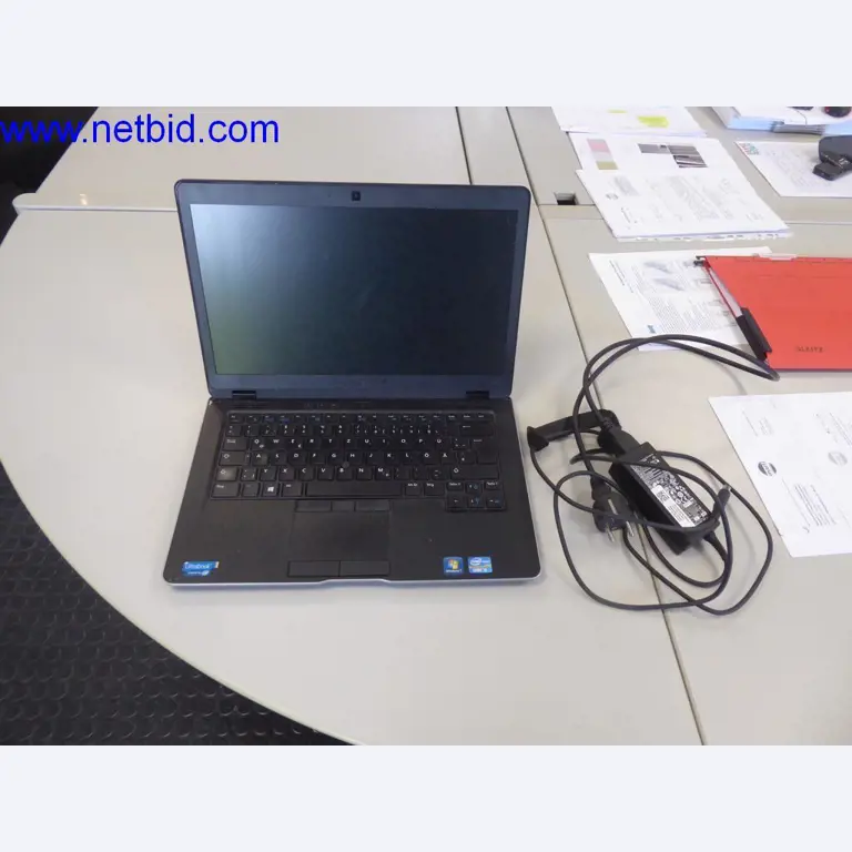 Maszyny budowlane, pojazdy, sprzęt biurowy, kontenery biurowe-1