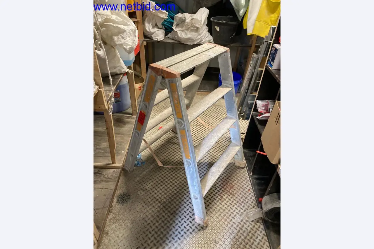 Stavební stroje, vozidla, kancelářské vybavení, kancelářské kontejnery-1