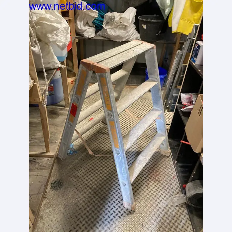 Stavební stroje, vozidla, kancelářské vybavení, kancelářské kontejnery-1