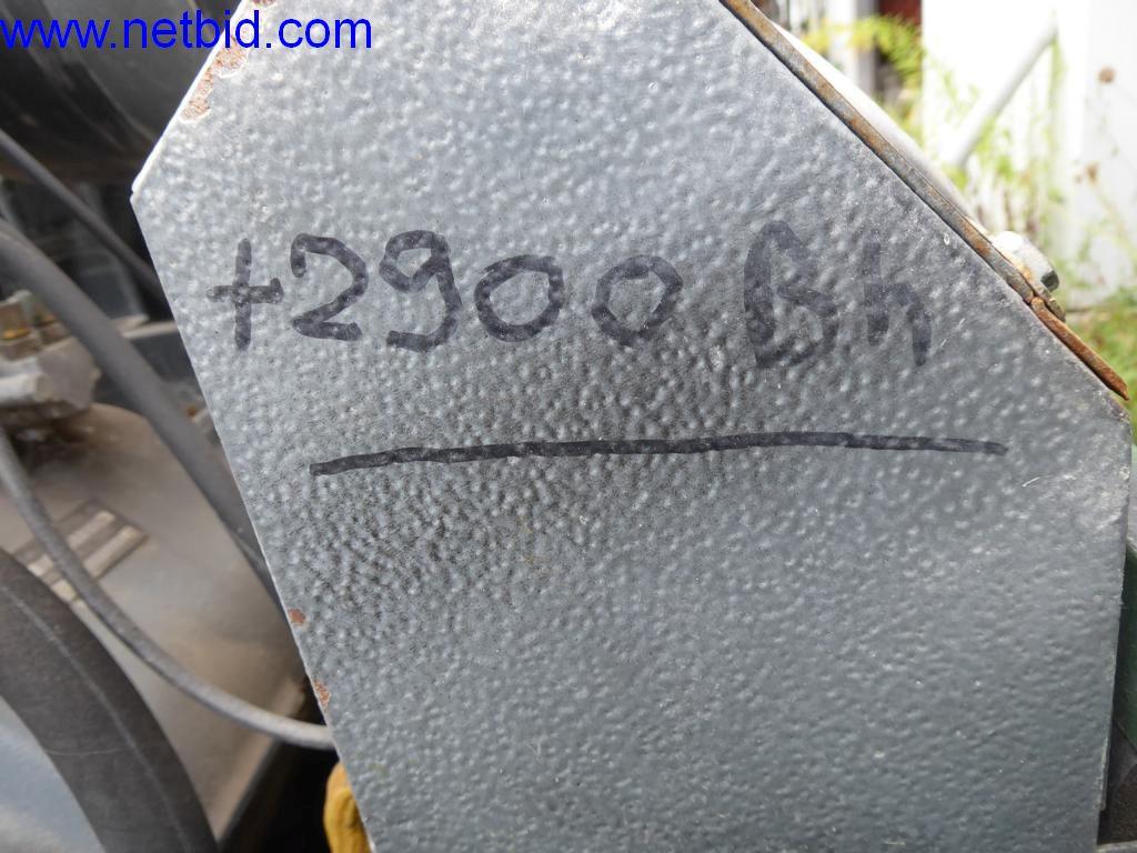 Maszyny budowlane, pojazdy, sprzęt biurowy, kontenery biurowe-10