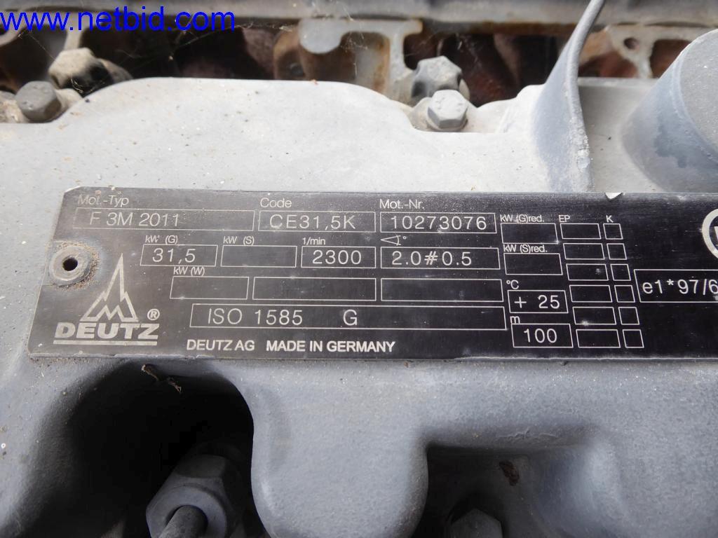Maszyny budowlane, pojazdy, sprzęt biurowy, kontenery biurowe-12